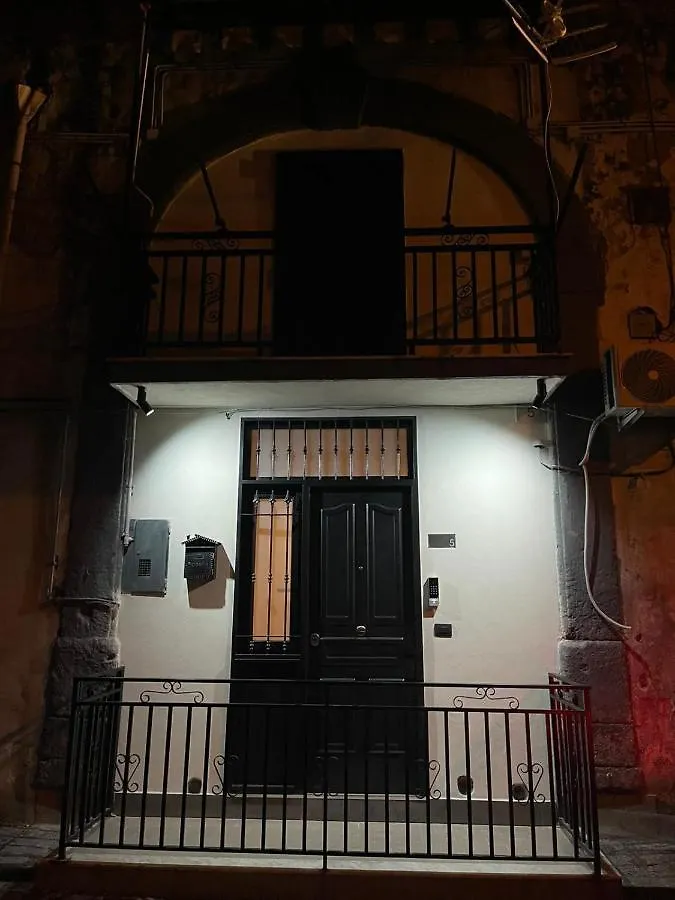 Flochihome Naples 0*,  Italy